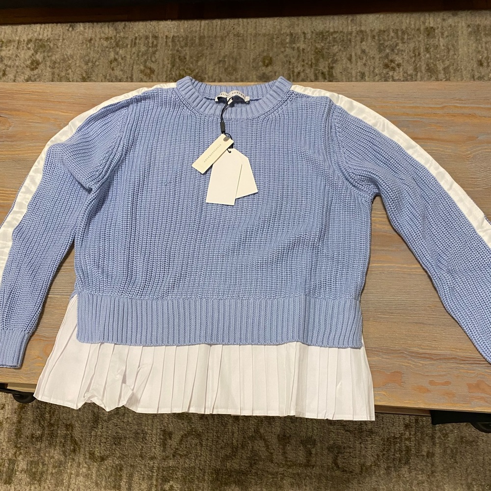 English factory size large blue and white sweater